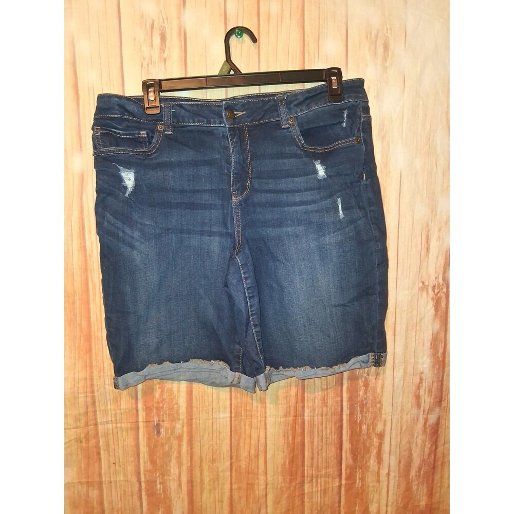 Time And Tru Medium Denim Distressed Cuffed Bermuda Shorts Sz 16